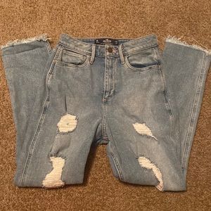 Hollister High-Rise Mom Jeans